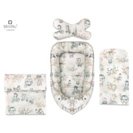 MimiNu - Set 4 in 1 Cosulet bebelus Baby Cocoon 90x50 cm, Husa 100% bumbac, Cu paturica 50x70 cm, Cu salteluta 60x32 cm, Cu perna fluture cu doua fete 40x27 cm, Design, Zoo on bikes Nugat