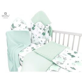 MimiNu - Set pentru bebelusi, 6+1 piese, Cu paturica de infasat, Prosop, Paturica, Cearceaf 120x60 cm, Fata de perna, Husa pilota, Jucarie textila senzoriala, Din bumbac certificat Oeko Tex Standard 100, 135x100 cm, Dino Mint