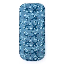 Petite&Mars - Insertie carucior, Editie limitata, Din spuma cu memorie, Densa, Pentru confort sporit, Universala, Cu decupaje pentru centura de siguranta in 3 sau 5 puncte, 80x33 cm, 0 luni+, Avioane, Albastru