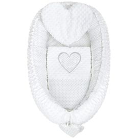 Set 3 piese Luxury, Baby Nest cu doua fete, Cu paturica si pernuta in forma de inima, New Baby, Minky Heart White
