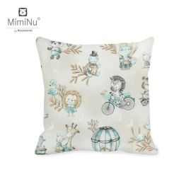 Perna clasica de dormit, MimiNu, Cu husa detasabila cu fermoar, Din bumbac certificat Oeko Tex Standard 100, 40x40 cm, Design, Zoo on Bikes Nugat