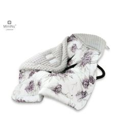 Paturica calduroasa de infasat, MimiNu, Pentru scoica, scaun auto/carucior, Cu gluga si urechi, Cu sistem de prindere pe baza de velcro, Dimensiune 90x90 cm, Din tesatura pufoasa Minky + Bumbac, Materiale certificate Oeko Tex Standard 100, Peonie Plum